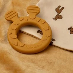 Done by Deer Schmusetuch mit Beißring & Schnullerhalter - Raffi - Mustard -Günstiges Babyspielzeug Geschäft done by deer schmusetuch mit beissring schnullerhalter raffi mustard 4313304 d2