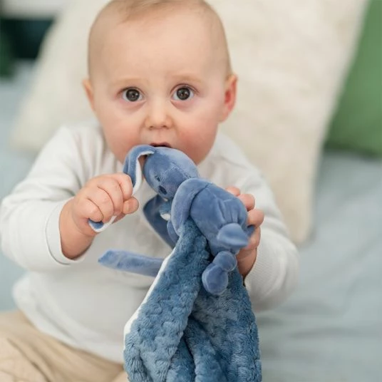 Nattou Schmusetuch XXL & Mini-Kuscheltier Hase Lapidou - Infinity Blue 3 Nattou Schmusetuch XXL & Mini-Kuscheltier Hase Lapidou - Infinity Blue – Bild 3